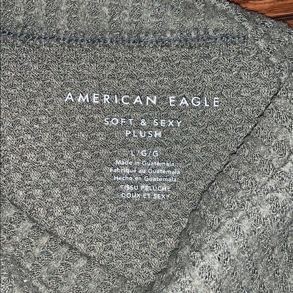 American Eagle Army Green Sweater - Picture 2 of 2